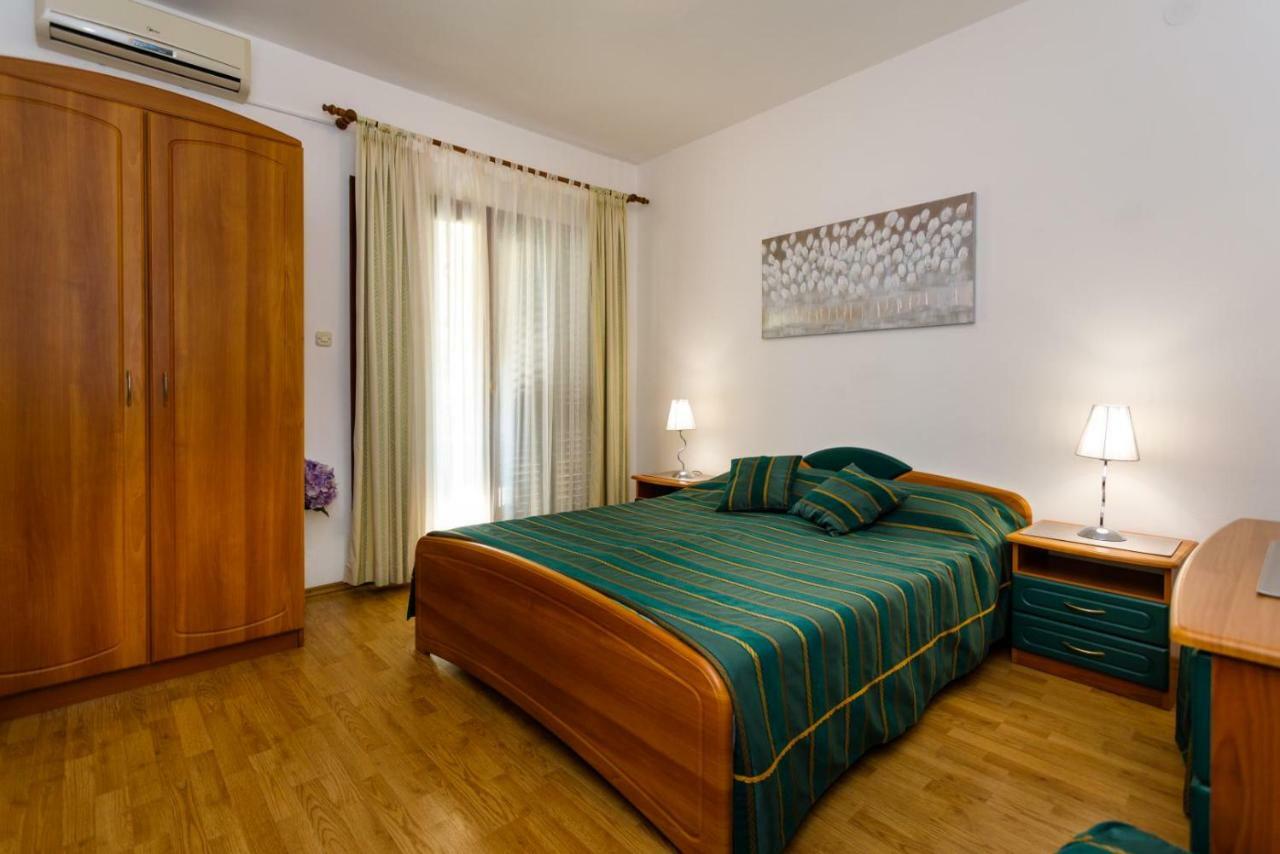 Rooms Mimi Krk Town Exterior foto